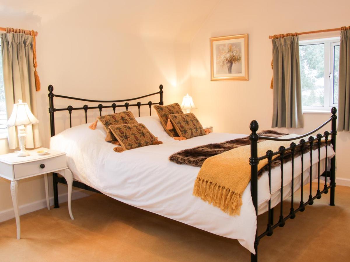Cream Door Cottage Kidderminster Luaran gambar