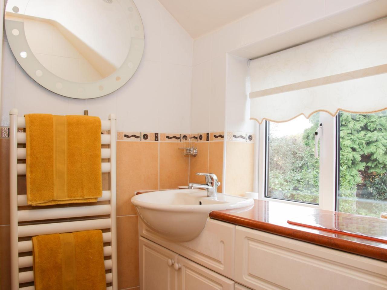 Cream Door Cottage Kidderminster Luaran gambar