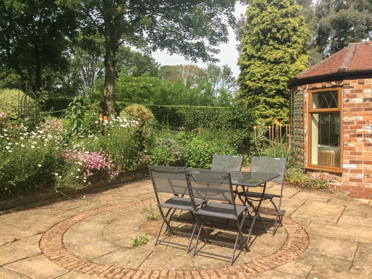 Cream Door Cottage Kidderminster Luaran gambar